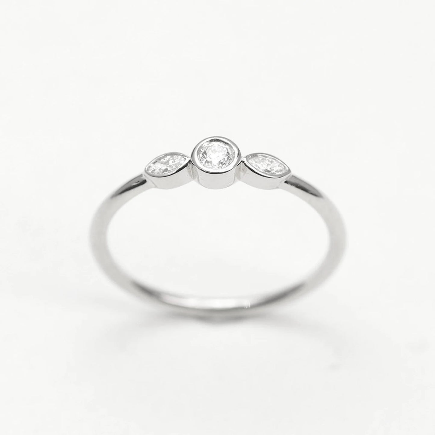 14K 0.15CT DIAMOND BEZEL RING