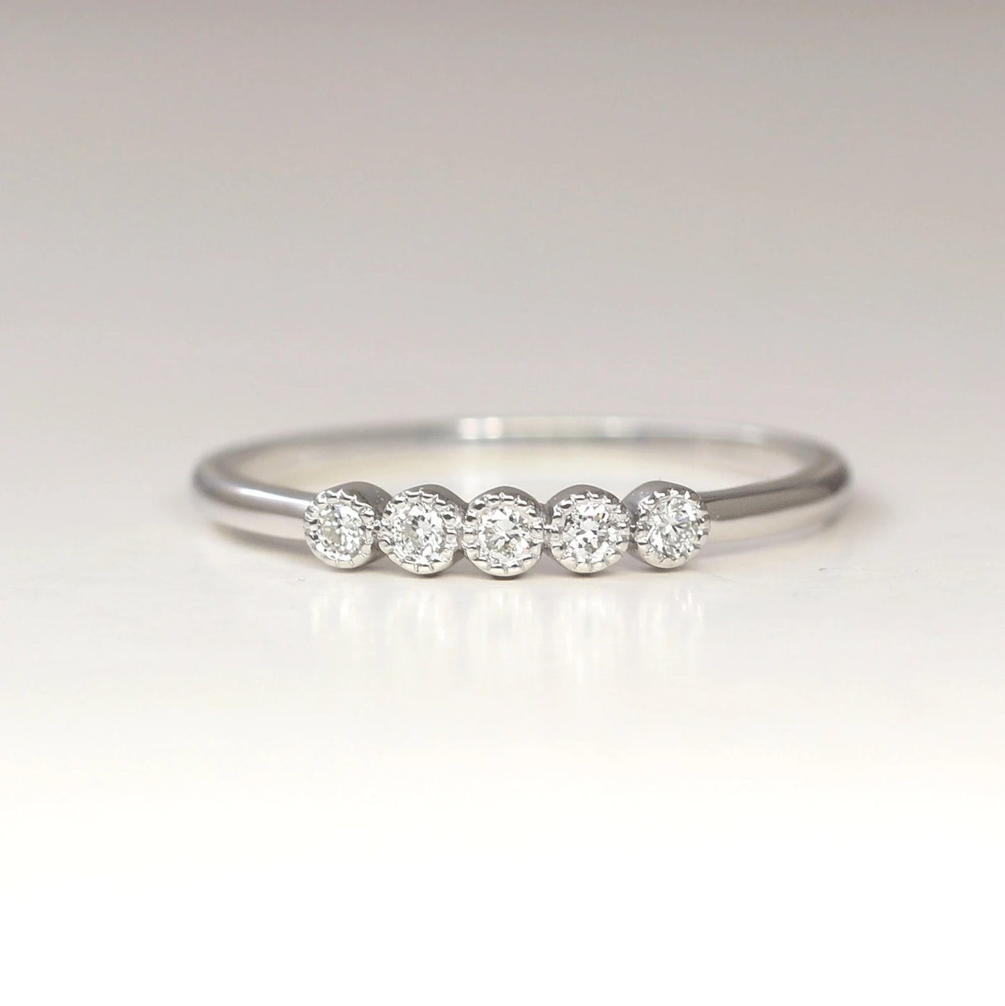14K 5 DIAMOND BEZEL MILGRAIN BAND