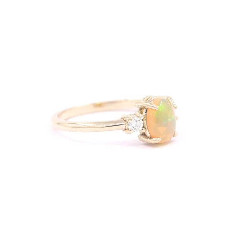 14K OVAL OPAL 0.10CT DIAMOND RING