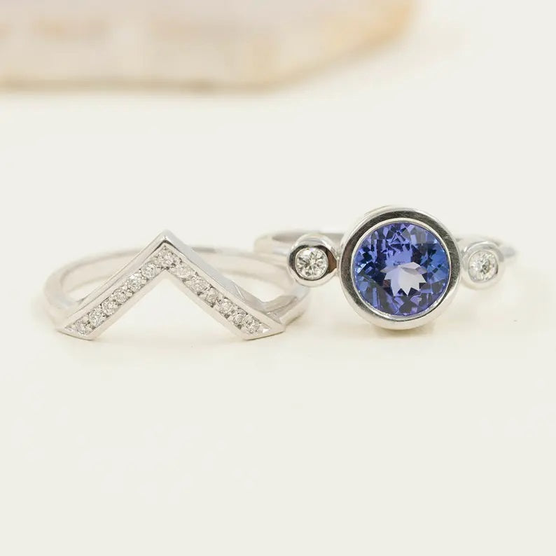 14K TANZANITE DIAMOND BEZEL RING DIAMOND V BAND 2 RING SET