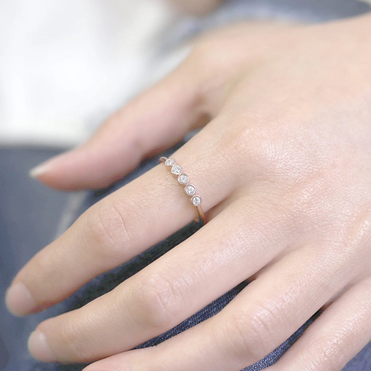14K 5 DIAMOND BEZEL BAND