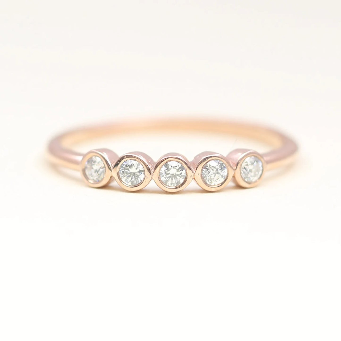 14K 5 DIAMOND BEZEL BAND