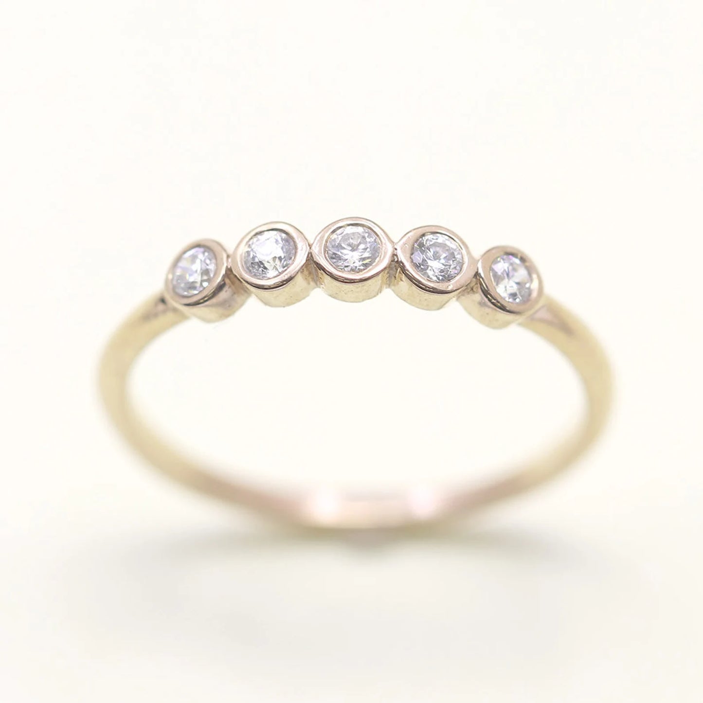 14K 5 DIAMOND BEZEL BAND