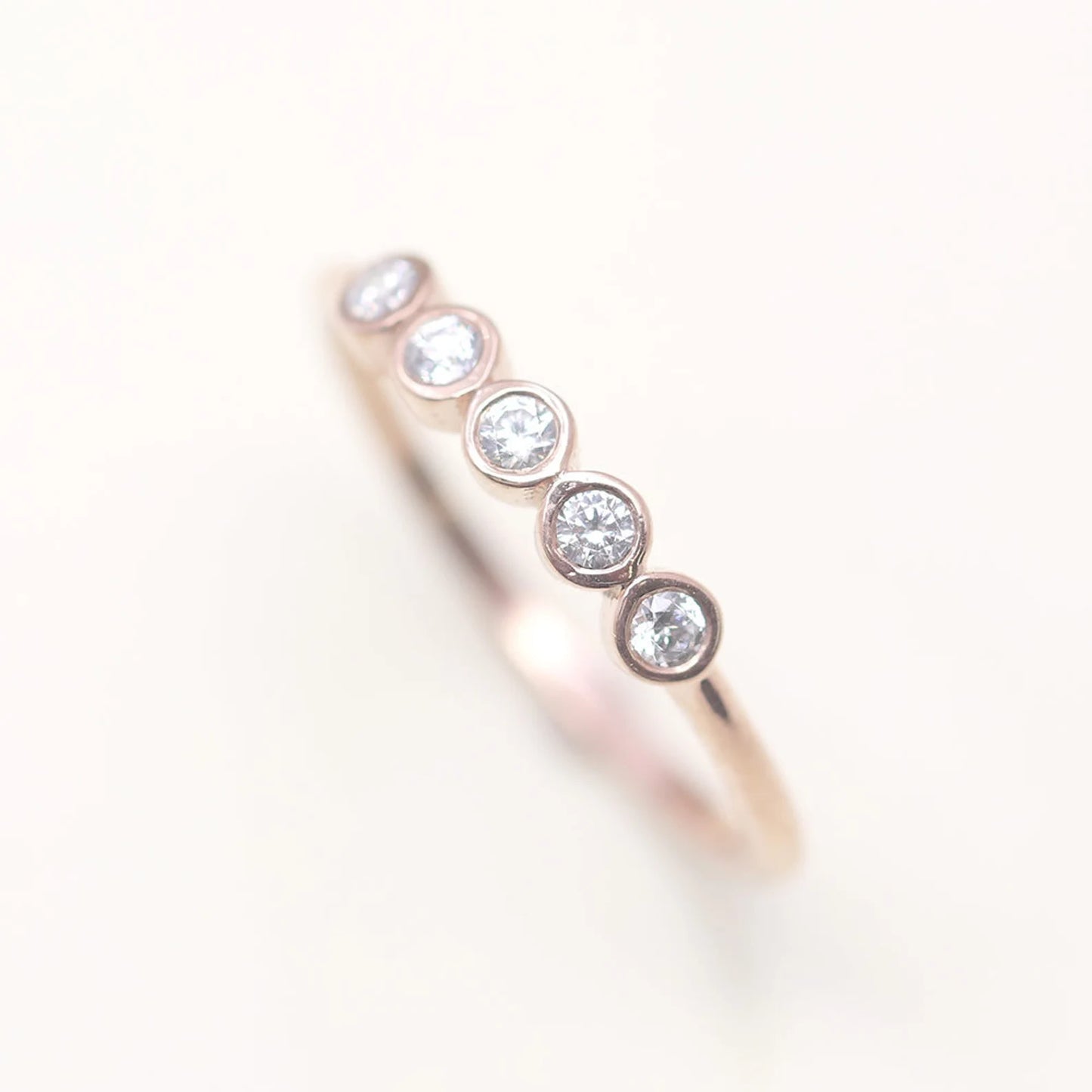 14K 5 DIAMOND BEZEL BAND