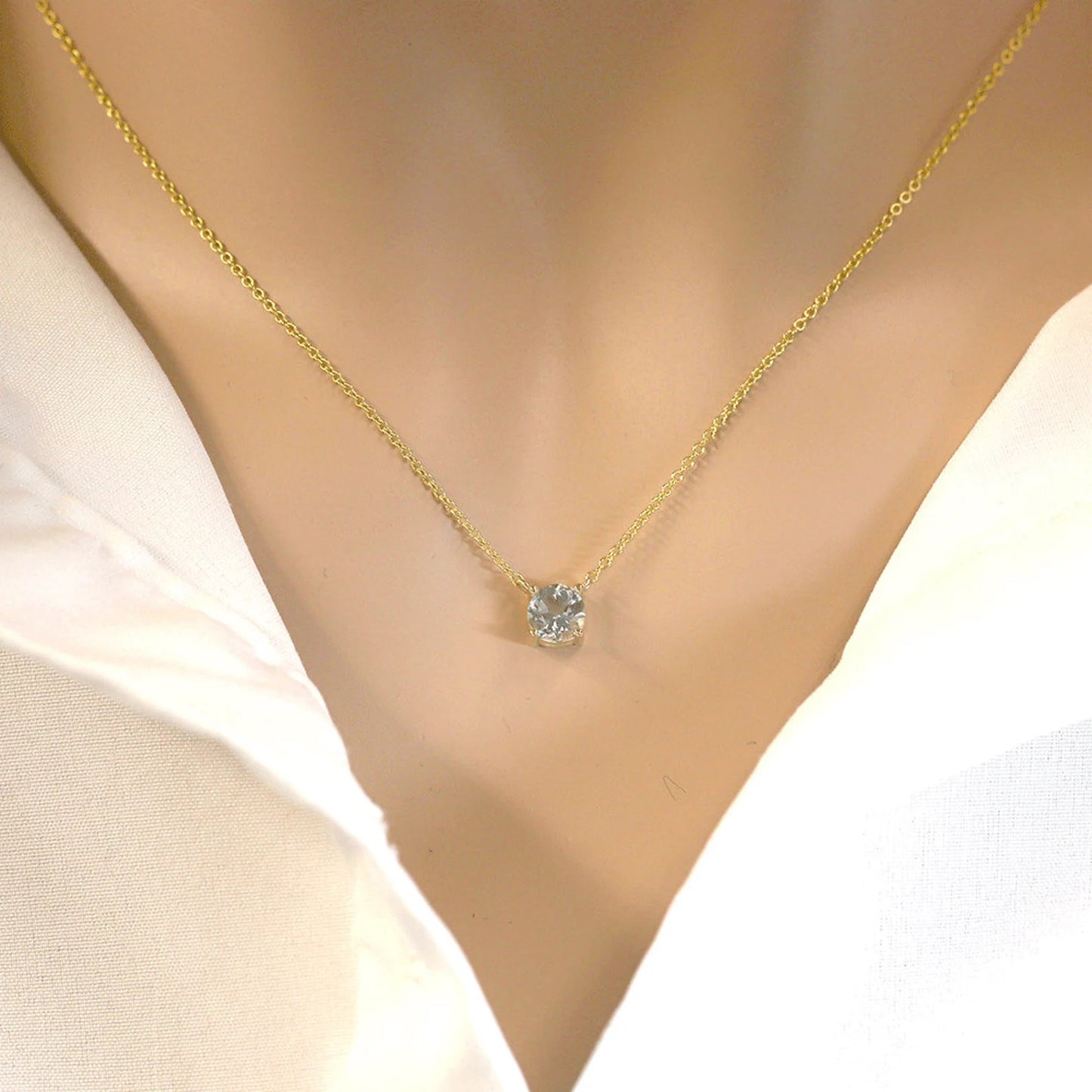 14K AQUAMARINE SOLITAIRE NECKLACE