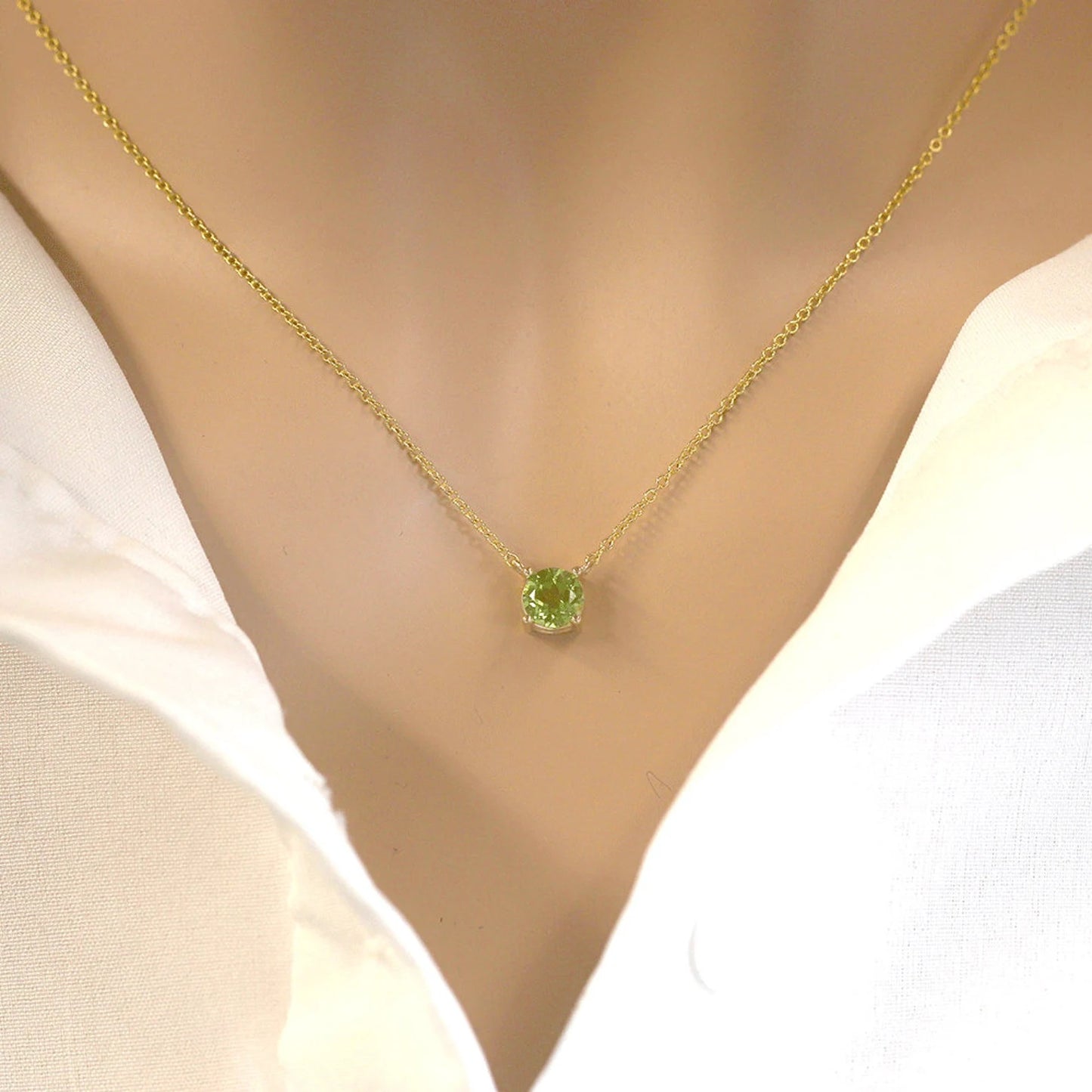 14K PERIDOT SOLITAIRE NECKLACE