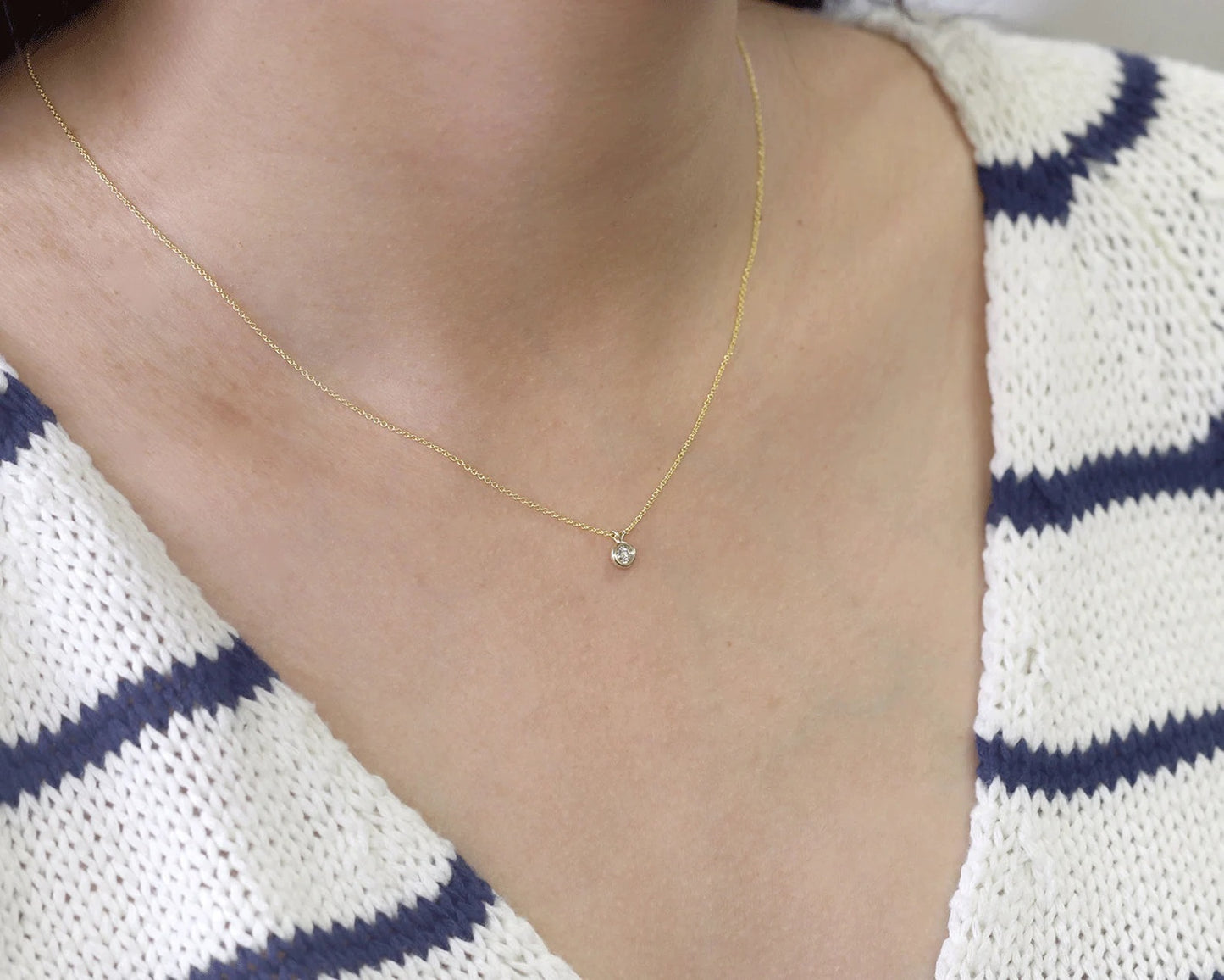 14K 0.05CT DIAMOND BEZEL SLIDING NECKLACE