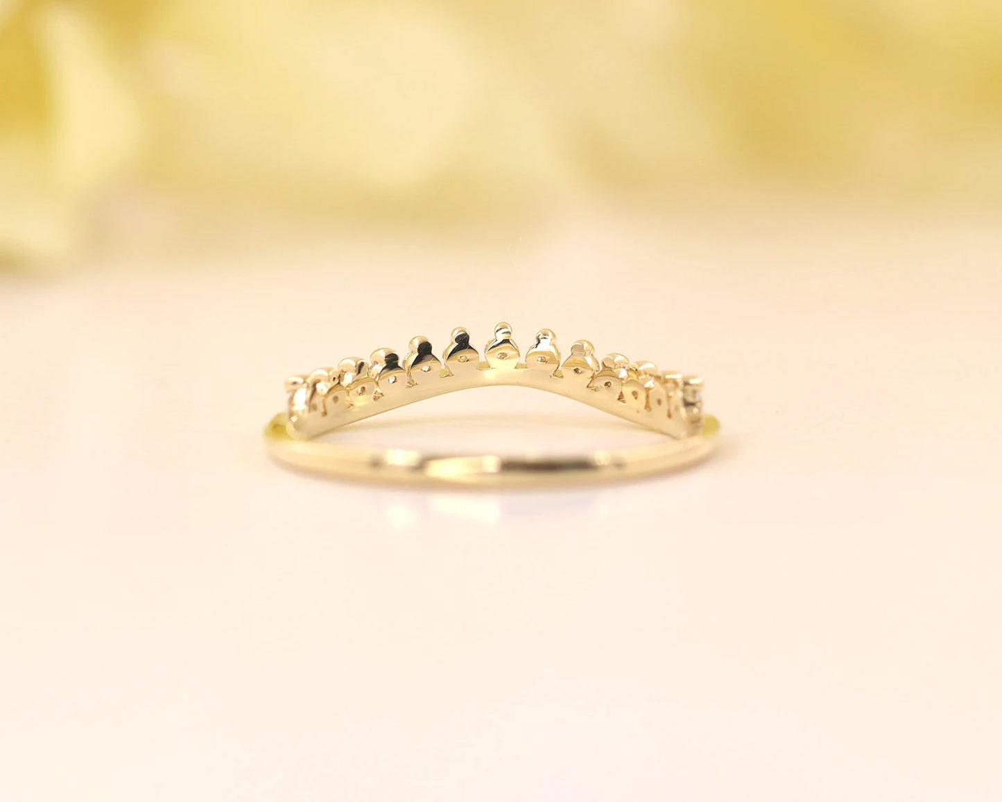 14K 0.20CT DIAMOND CURVED BAND