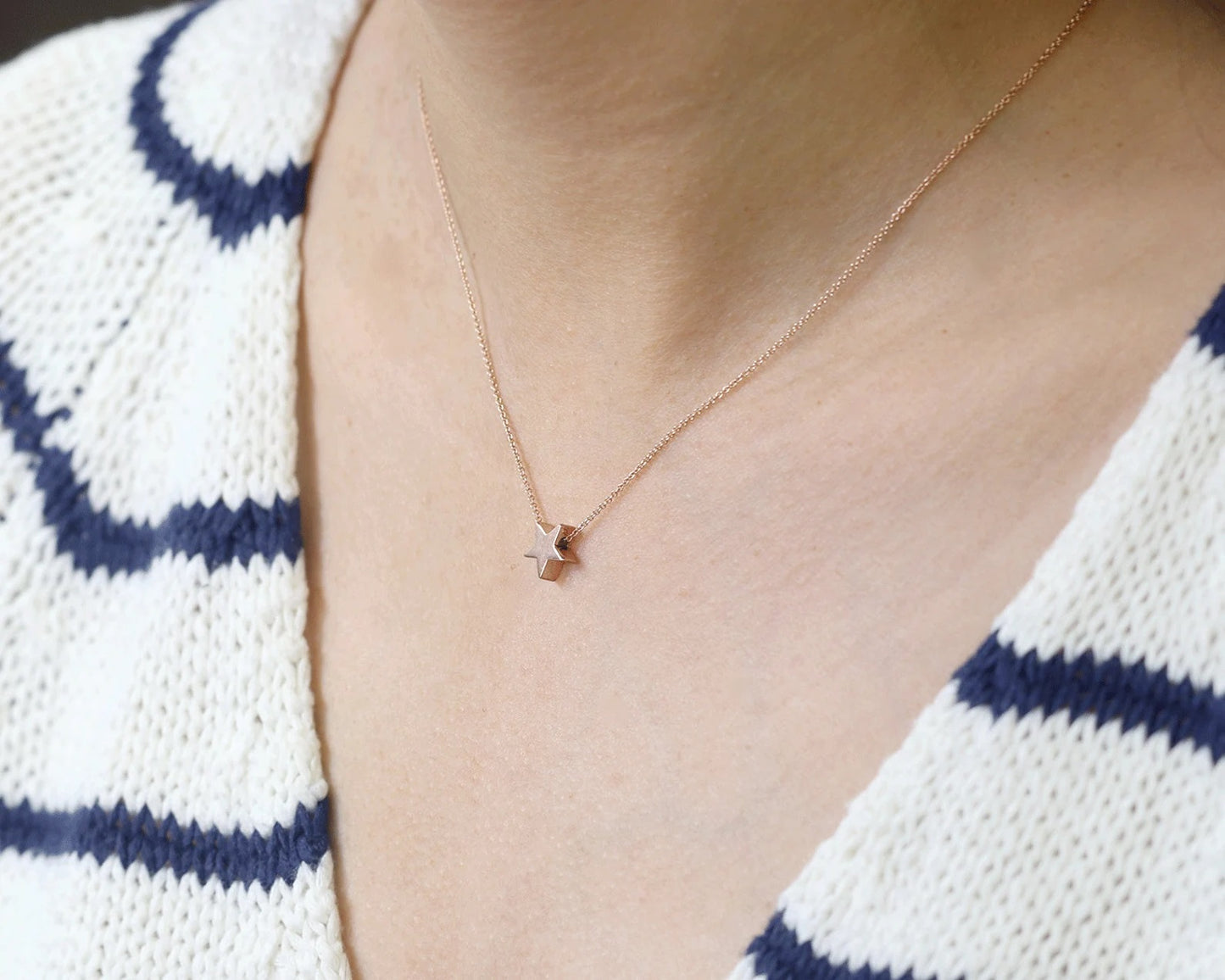 14K STAR NECKLACE