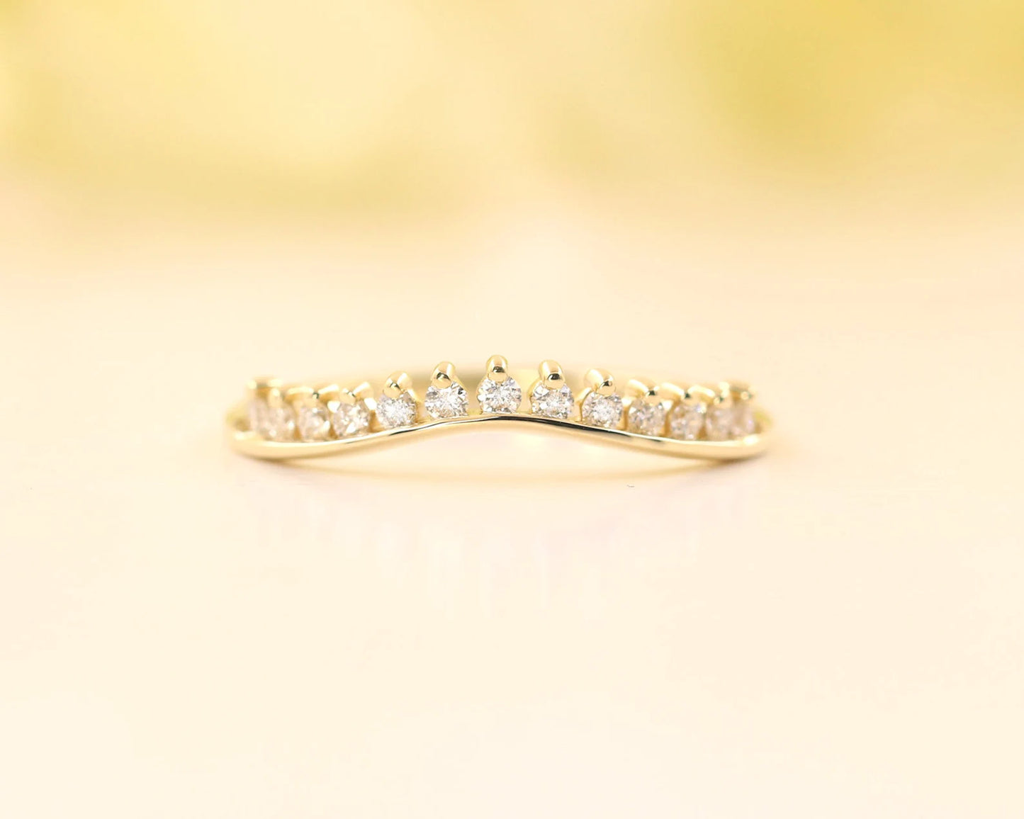 14K 0.20CT DIAMOND CURVED BAND