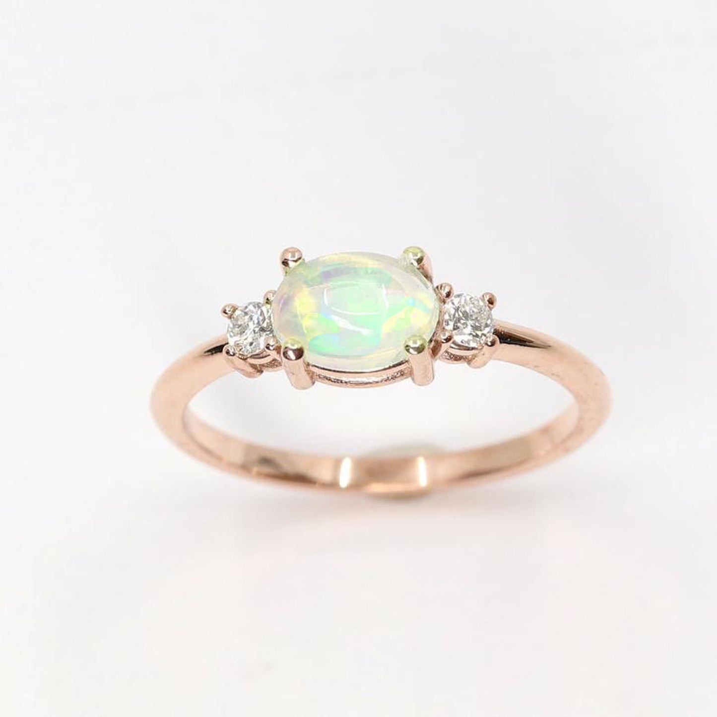 14K OVAL OPAL 0.10CT DIAMOND RING