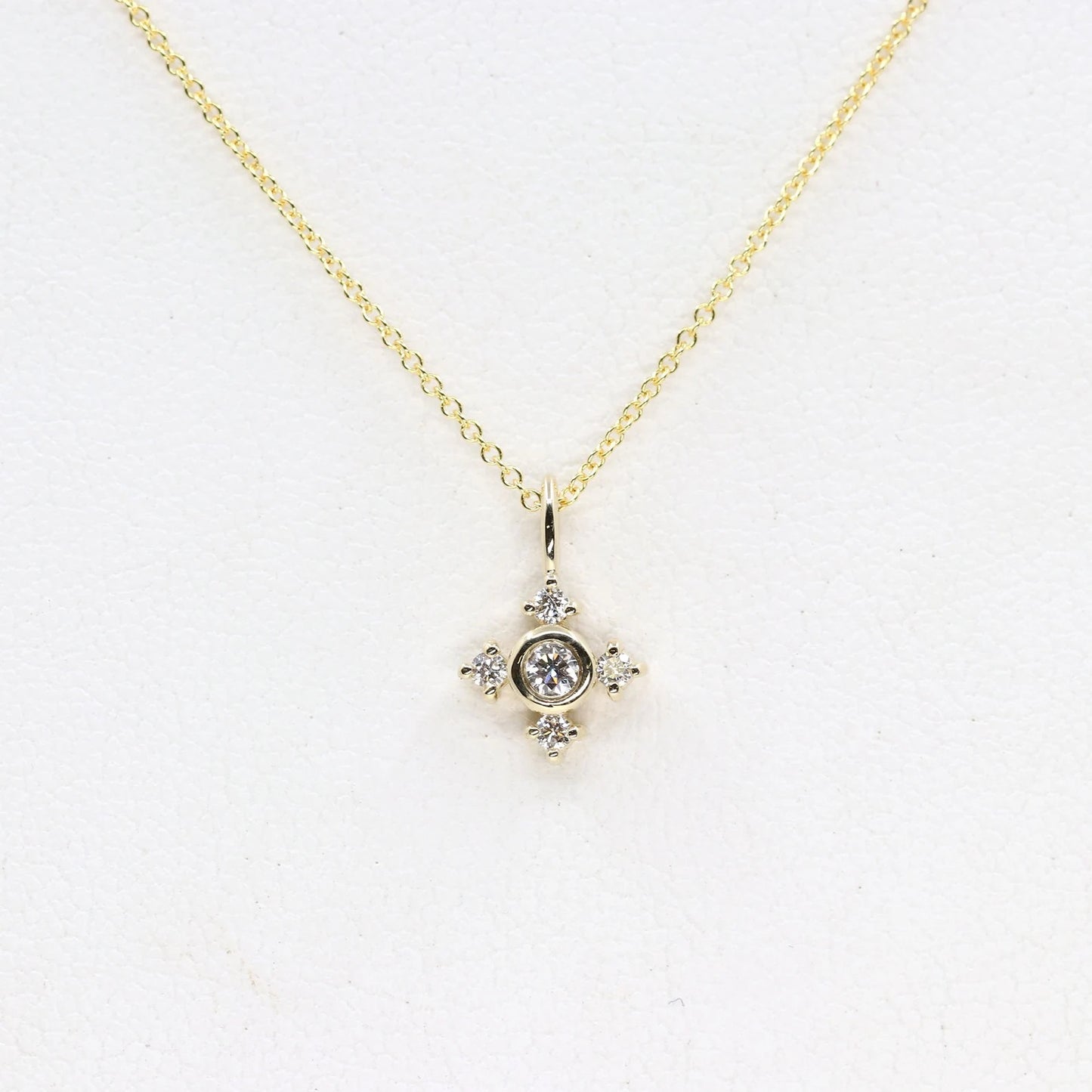 14K 0.12CT DIAMOND TINY CROSS NECKLACE