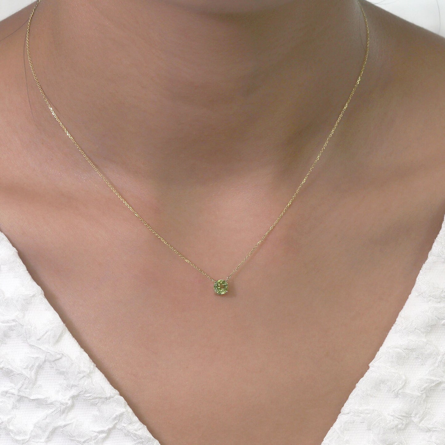 14K PERIDOT SOLITAIRE NECKLACE