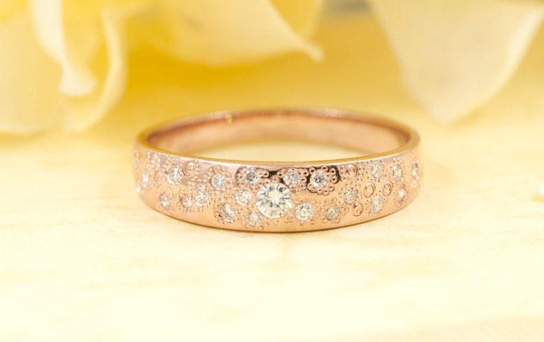 14K ROUND DIAMOND STARDUST BAND
