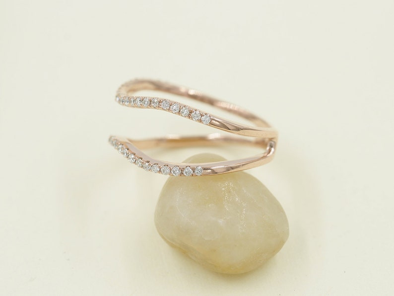 14K DIAMOND CURVED GUARD BAND