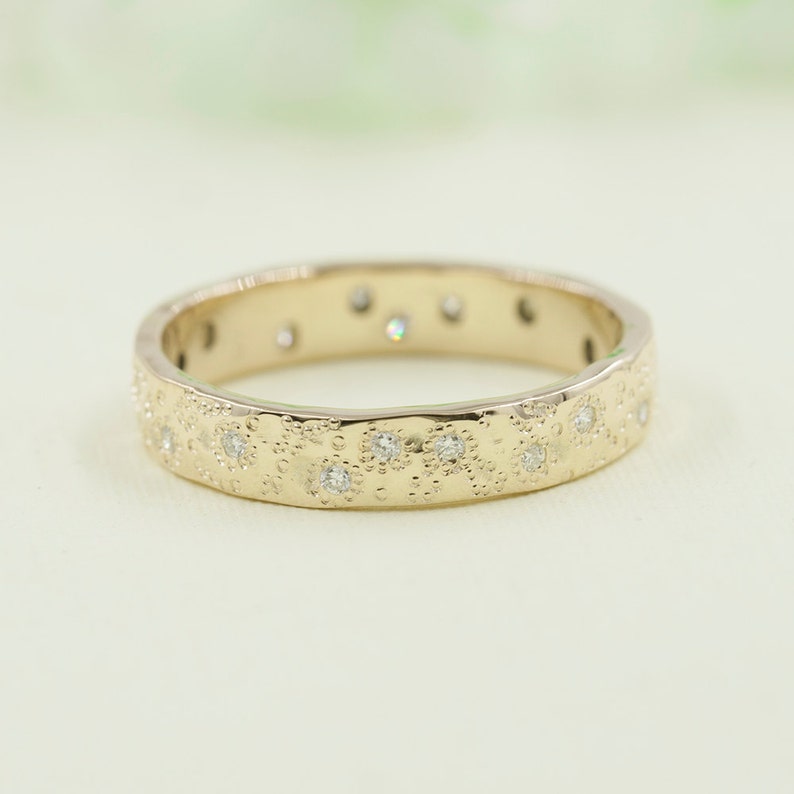 14K 0.27CT DIAMOND STARDUST BAND