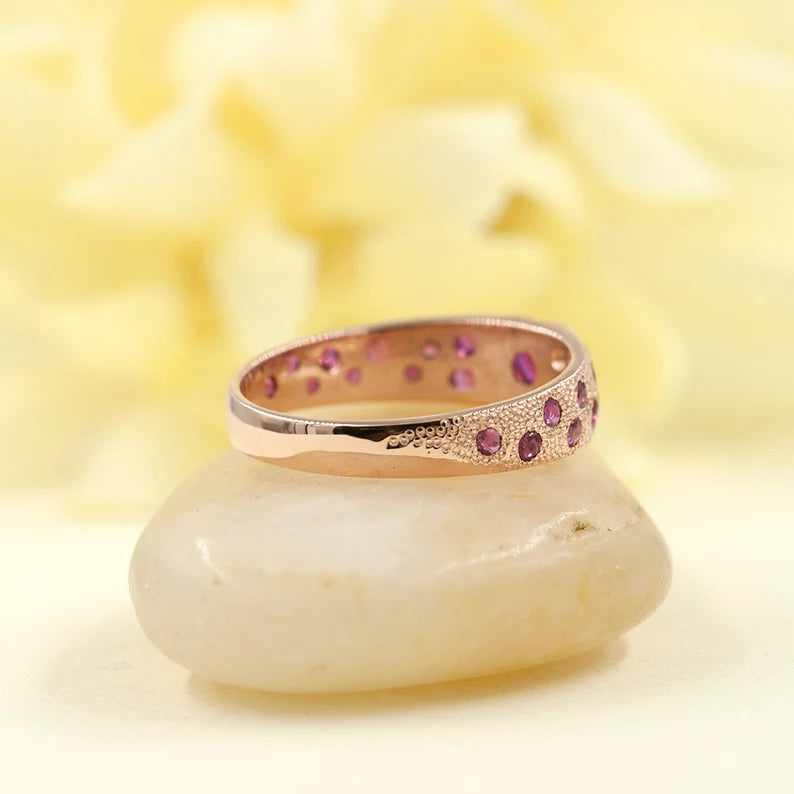 14K HEART RUBY HAMMERED BAND