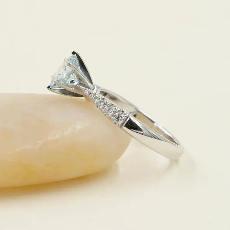 14K AQUAMARINE DIAMOND RING