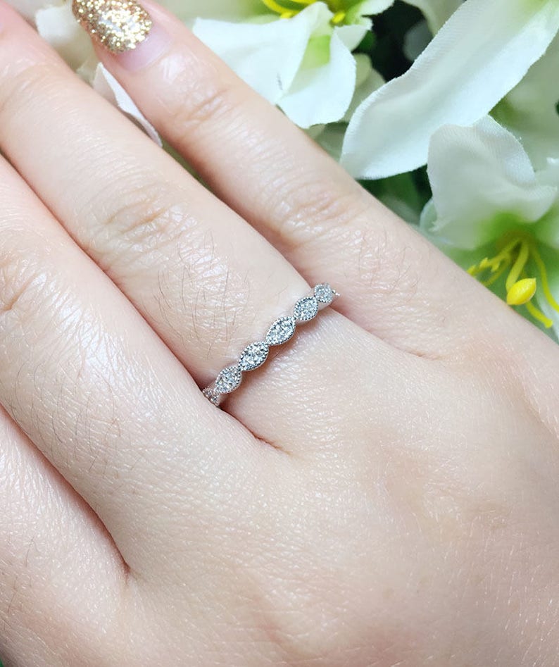14K 0.14CT DIAMOND ART DECO BAND