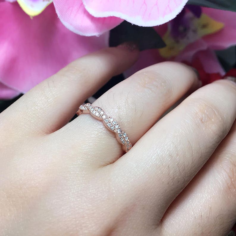 14K 0.21CT DIAMOND TWIST BAND