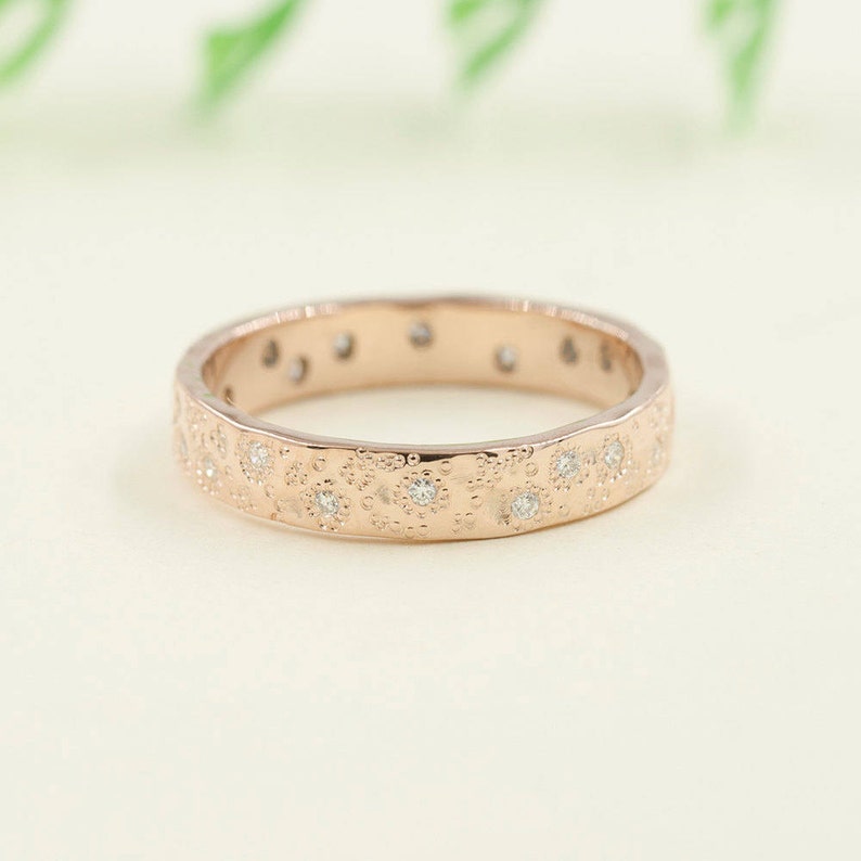 14K 0.27CT DIAMOND STARDUST BAND