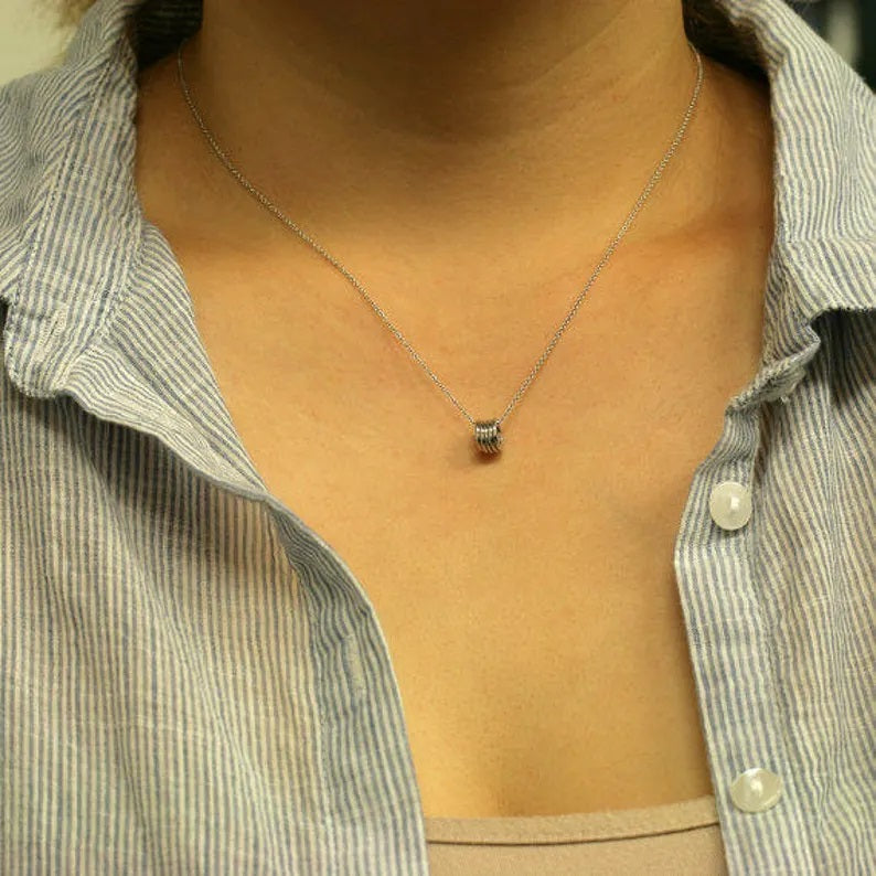 14K 5 CIRCLE NECKLACE