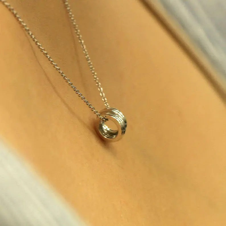 14K 5 CIRCLE NECKLACE