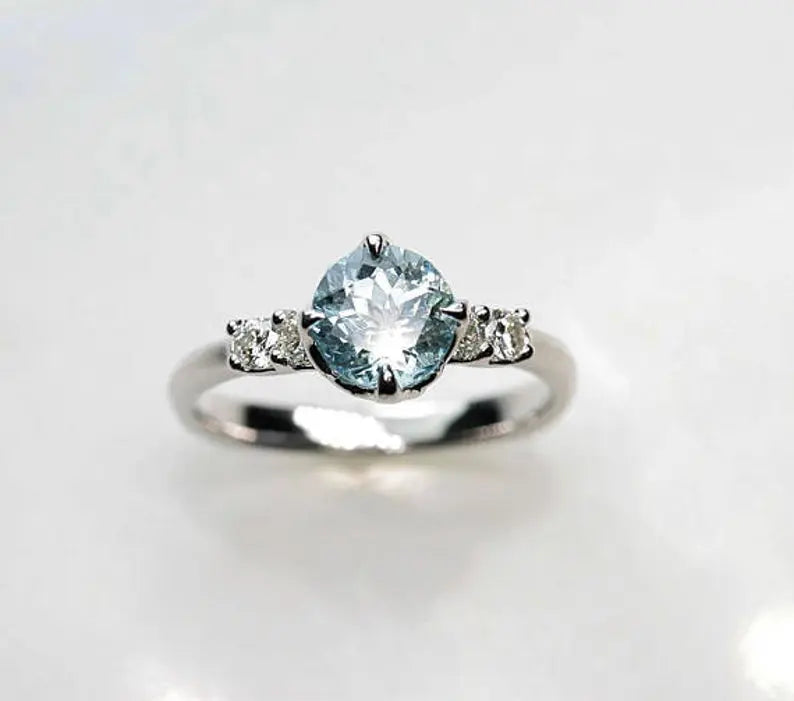 14K AQUAMARINE DIAMOND RING