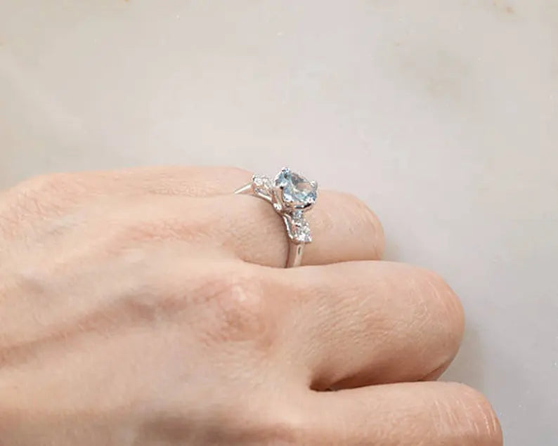 14K AQUAMARINE DIAMOND RING