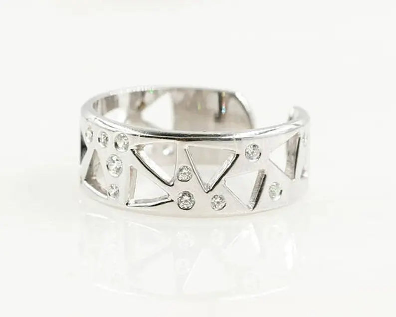 14K DIAMOND BACK OPENED TRIANGLE PATTERN BAND
