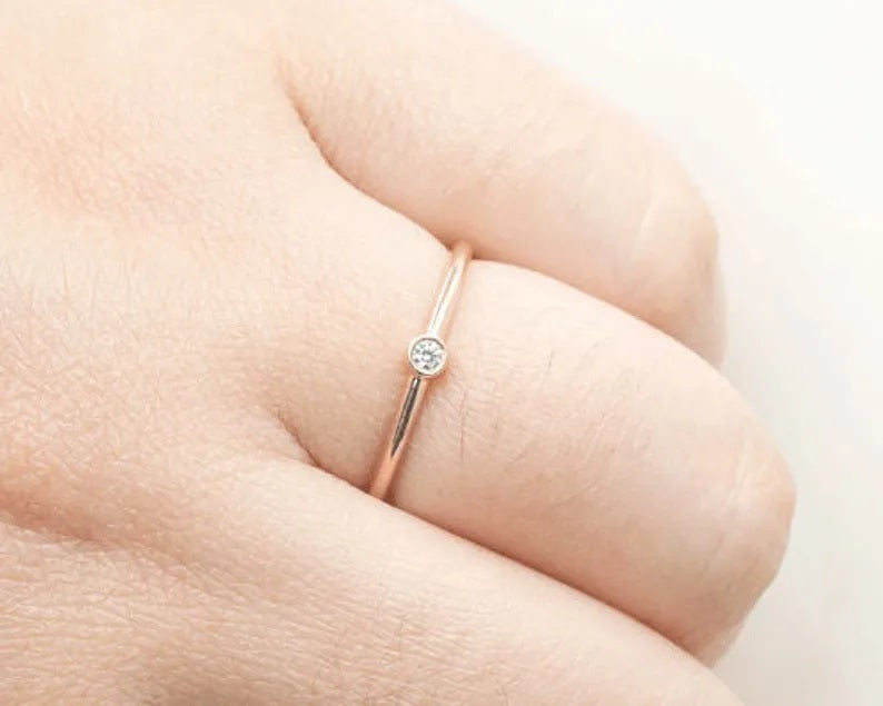 14K 0.035CT DIAMOND BEZEL SOLITAIRE RING