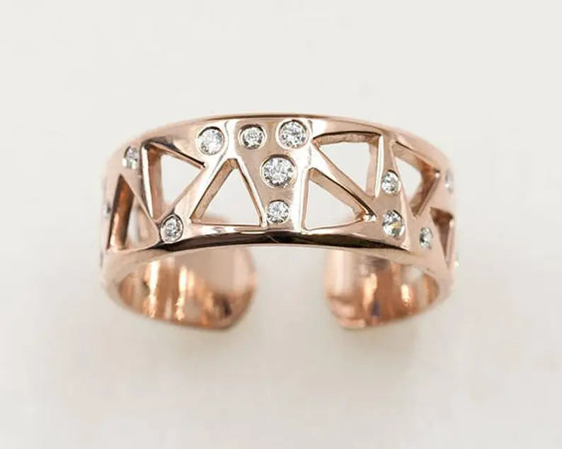 14K DIAMOND BACK OPENED TRIANGLE PATTERN BAND