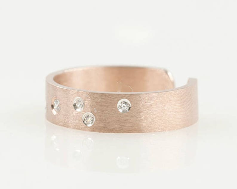 14K DIAMOND BACK OPENED MATT FINISHED BAND