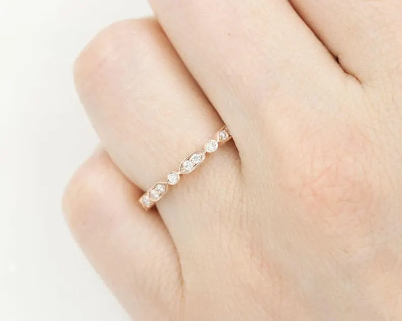 14K 0.23CT DIAMOND EDGE ART DECO BAND