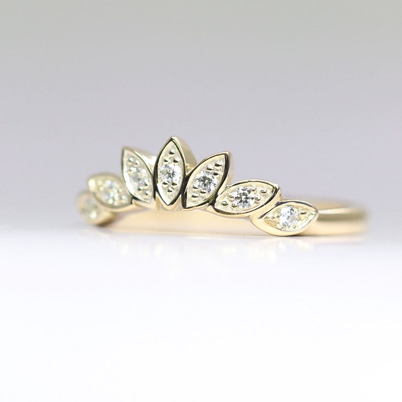 14K DIAMOND MARQUISE CROWN BAND
