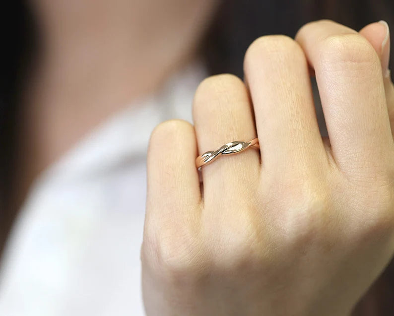 14K TWIST BAND (THICKER VERSION)