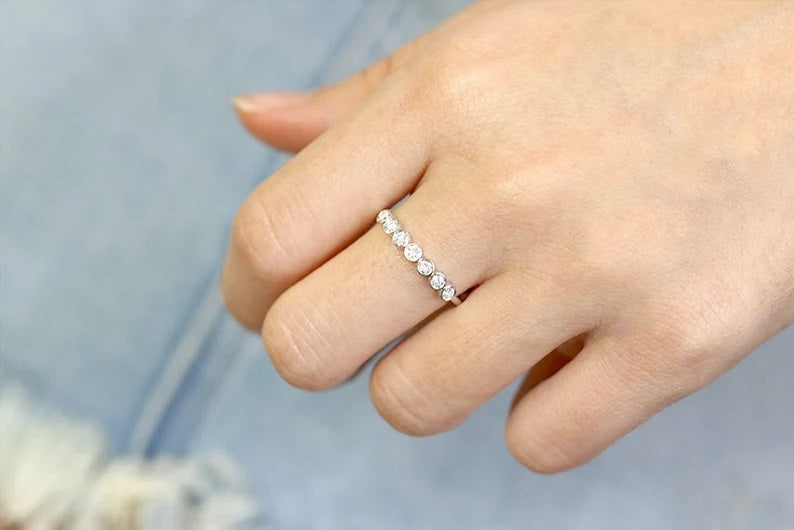 14K 7 DIAMOND BEZEL BAND