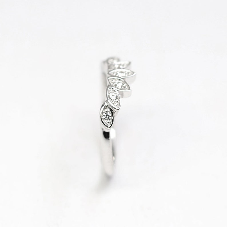 14K DIAMOND MARQUISE CROWN BAND