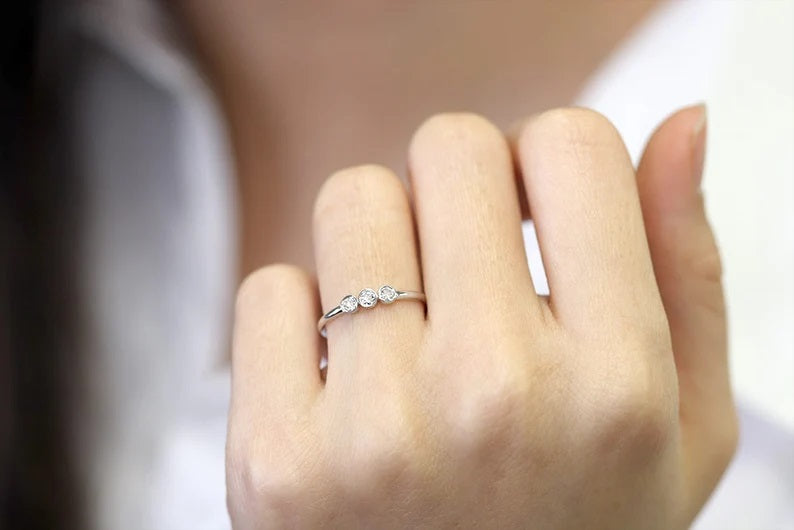 14K 0.10CT DIAMOND BEZEL BAND
