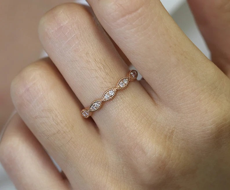 14K 0.12CT DIAMOND ART DECO BAND