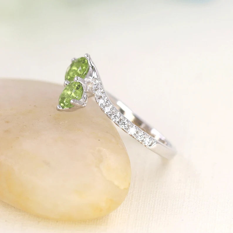 14K PERIDOT DIAMOND OVERLAP RING