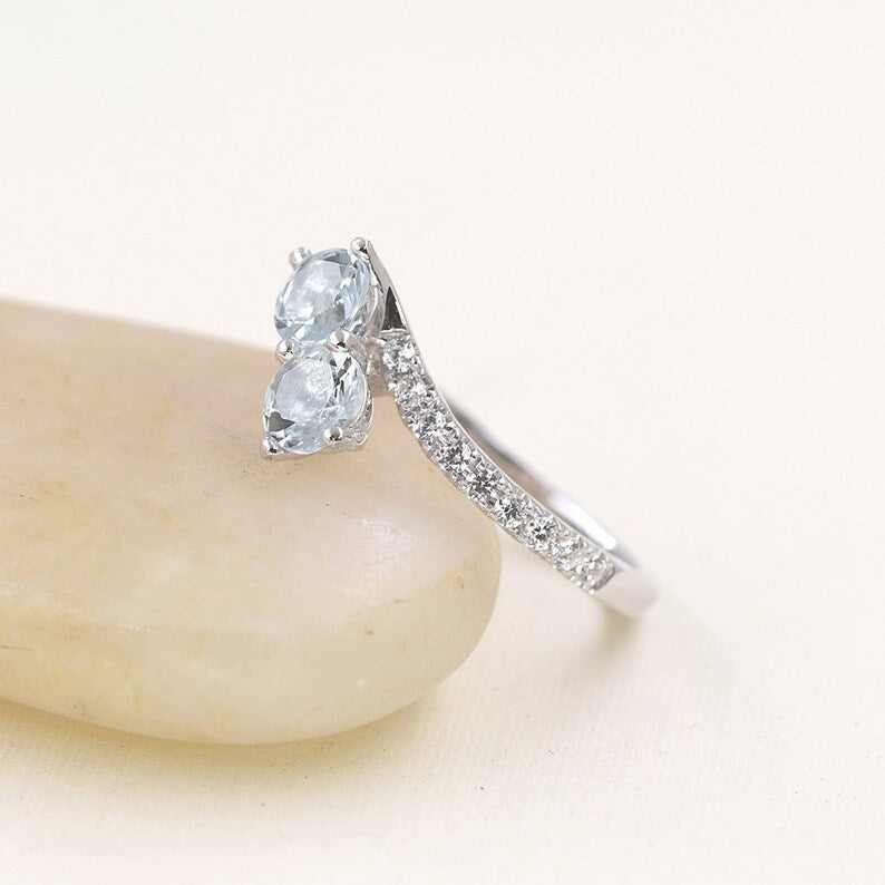 14K AQUAMARINE DIAMOND OVERLAP RING