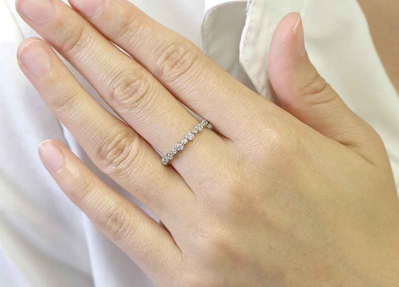 14K 0.27CT DIAMOND BEZEL BAND