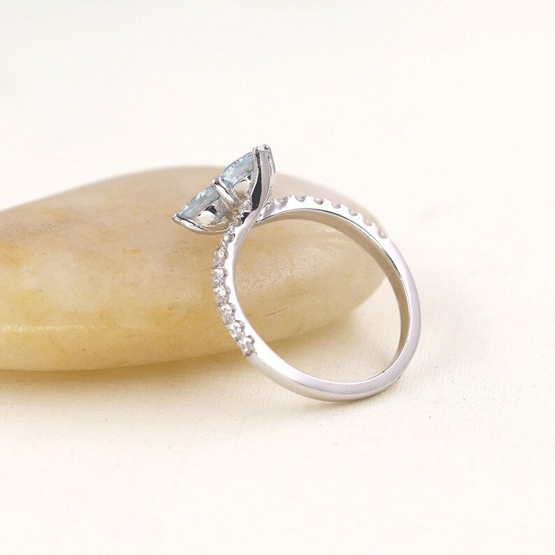 14K AQUAMARINE DIAMOND OVERLAP RING