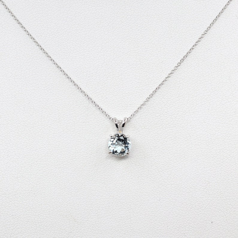 14K 1.3CT AQUAMARINE SOLITAIRE NECKLACE