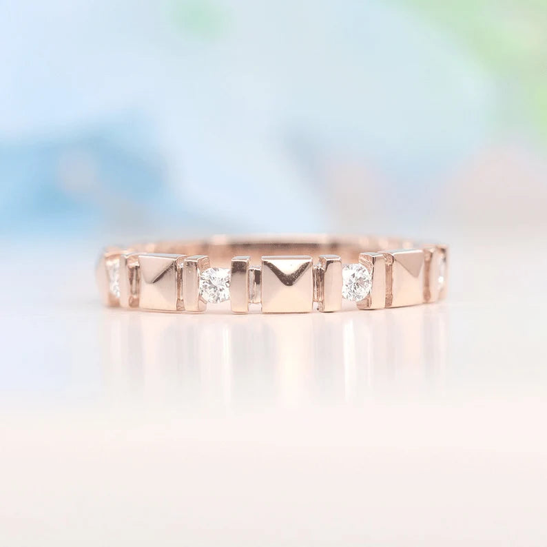 14K DIAMOND SQUARE PATTERN BAND