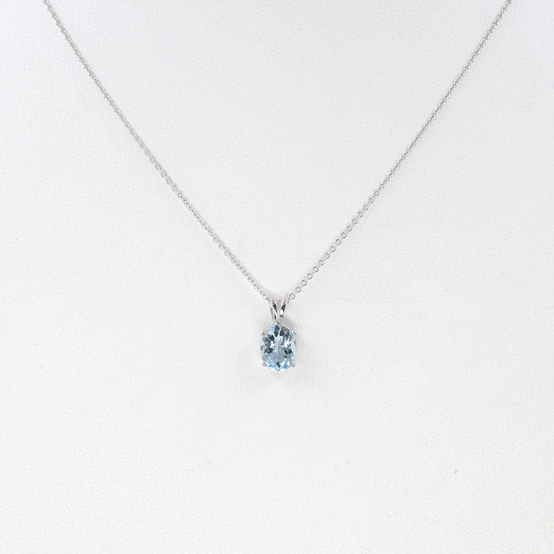 14K 1.2CT OVAL AQUAMARINE SOLITAIRE NECKLACE