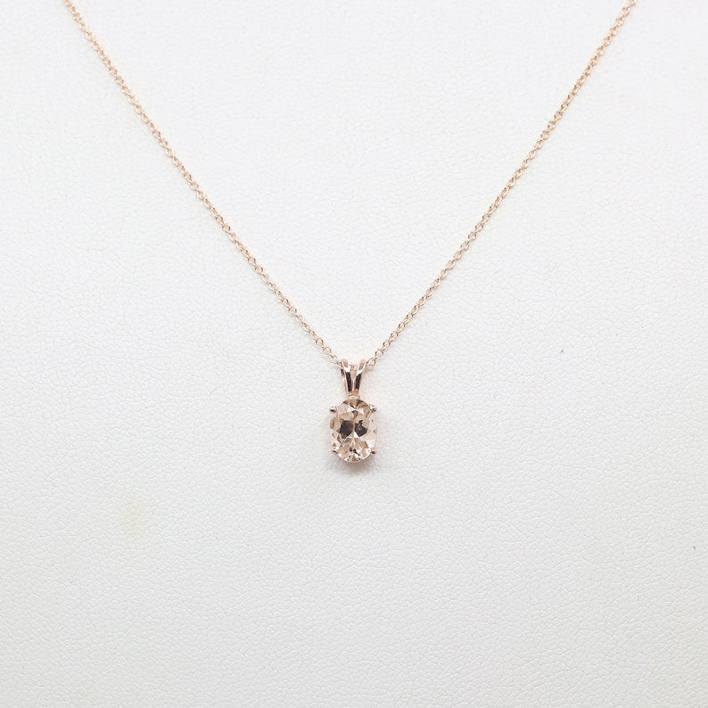 14K 1.2CT OVAL MORGANITE SOLITAIRE NECKLACE