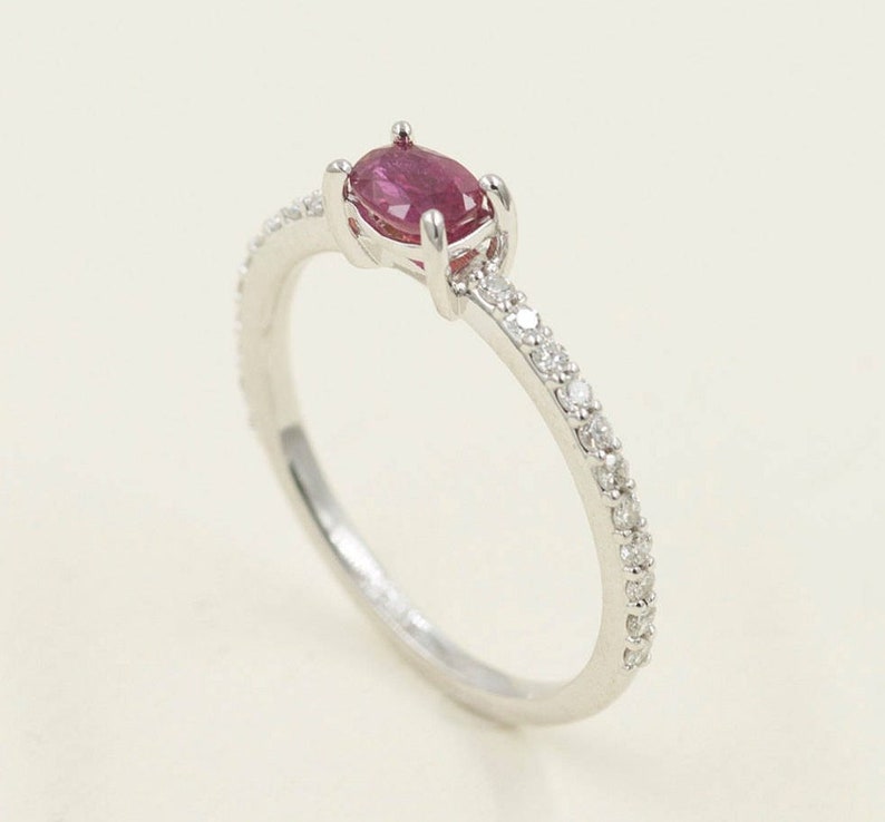 14K OVAL RUBY DIAMOND RING