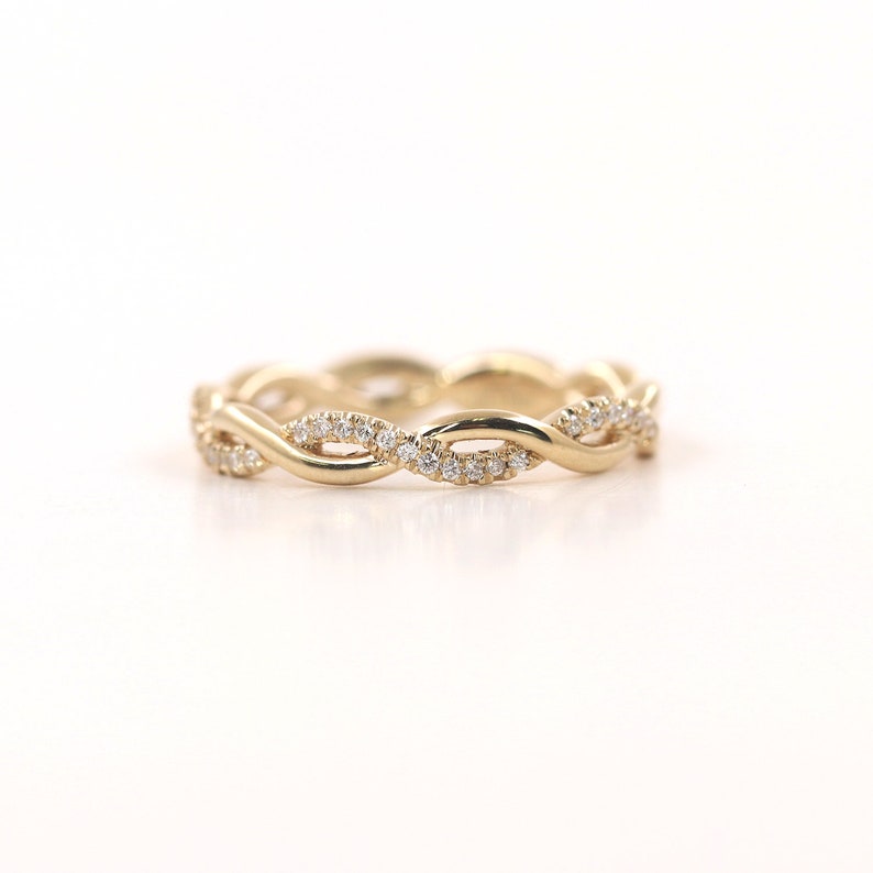 14K DIAMOND TWIST BAND